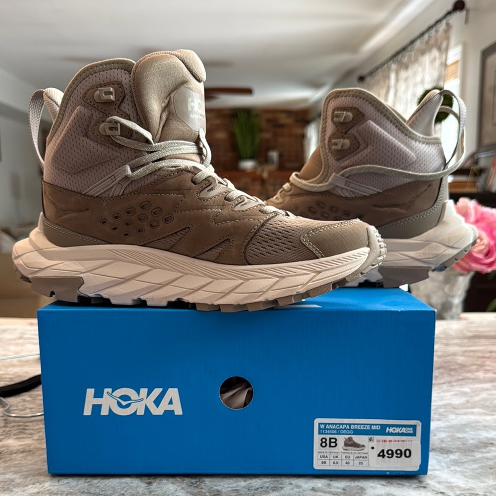 HOKA Anacapa Breeze Mid Boots - Brown and Cream